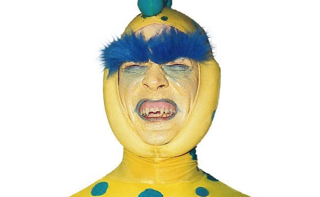 Yellow-Sci-Fi-Alien-Walkabout-Performer