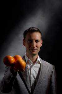 Close-up magicians for hire in London for corporate events.