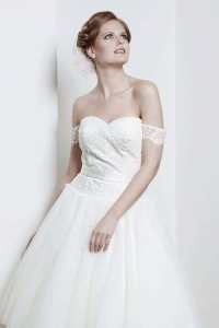 Professional Make-Up Artist for hire. Book our Hair Stylist & Make-Up Artist for private parties in London & the UK.