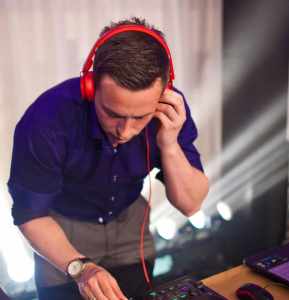 Professional Dj for hire in London and the UK
