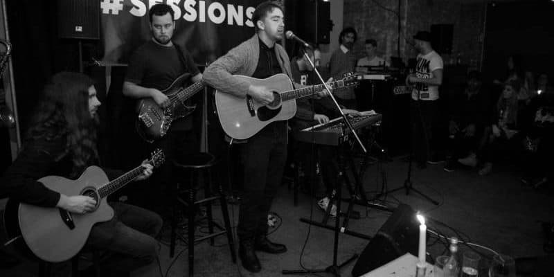 This guitar player is available to hire for weddings across London and the UK
