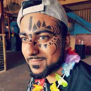Hunt's Face Painting is available for hire for festivals in London & the UK.