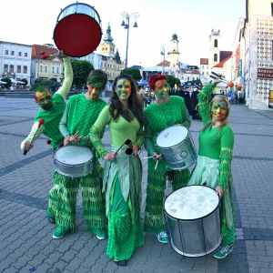 You can book these soccer drummers to perform at your next event. Available in the UK.