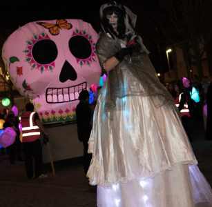 Dead Bride Halloween Stilt Walkers 3