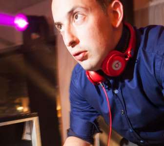 Professional DJ for event hire in London and the UK, perfect for corporate events, parties, weddings and NYE celebrations