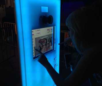 Fun Time Photo Booth for hire. Book our modern photo booth for weddings in the UK & London.