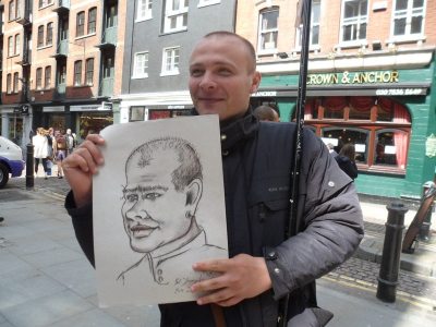 Caricaturist for hire. Book our Caricature Artist for family fun days, gala dinners or corporate events in London & the UK.
