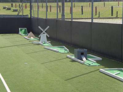 Hire our mini golf course for your family fun day event in London & the UK.
