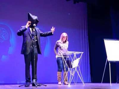 Magic stage show for hire. Our mentalist is available to book for exhibitions in the UK & London.