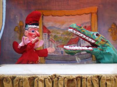 Children's entertainment for hire. Our Punch & Judy Show is available to book for shopping centre events in the UK & London.