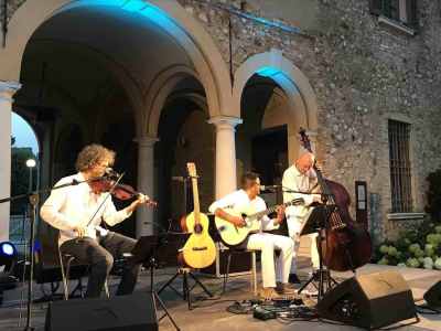 This Italian Wedding Band can be hired for Gala Dinners