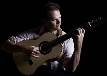 Hire our solo guitarist in the UK.
