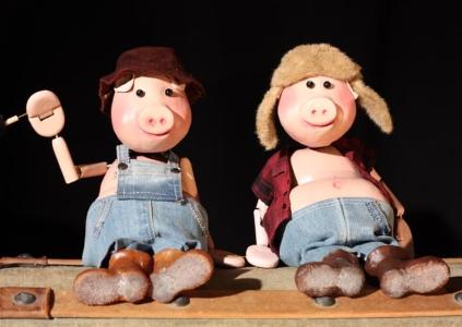 The 3 Little Pigs Puppet Show for hire. Our children's puppet show is available to book for children's events in London & the UK.
