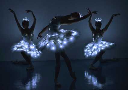 ledballetdancers.5
