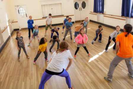 Kid's Dance Parties for hire. Book our themed parties for family fun days in the UK & London.