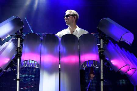 Bespoke LED musicians for hire for product launches and club nights in the UK