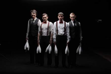 The Chic Juggling Quartet for hire. Book our juggling performers for gala dinners in the UK & Russia.
