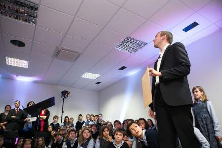 Street magician for hire. Our street magician is available to hire for corporate events worldwide.