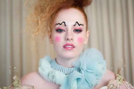 Professional Face Painter for hire. Book our make-up artist for corporate events in the UK & London.
