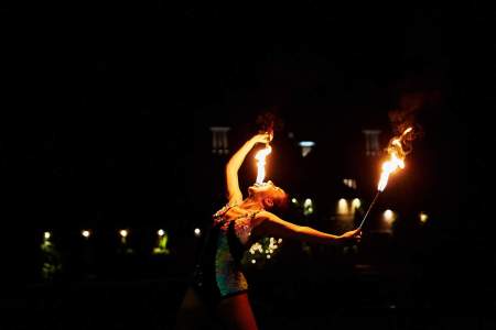 Book walkabout entertainment for your next corporate event