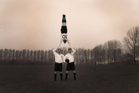 Football Gents for hire. Book our football-themed acrobats for sports-themed events, corporate functions or family fun days in London & the UK.