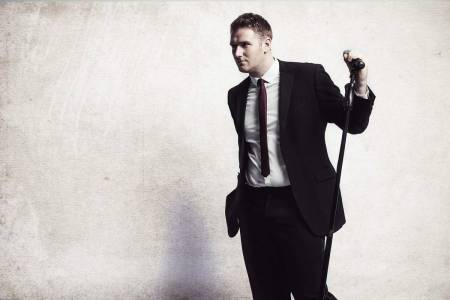 Harmonies of Buble singer for hire. Book our professional solo swing singer for corporate events, private events or weddings in London and the UK.