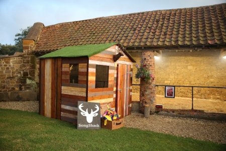 Portable karaoke booths for hire for events in the UK.