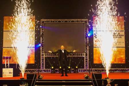 Our trade show magician can be booked in the UK for exhibitions.