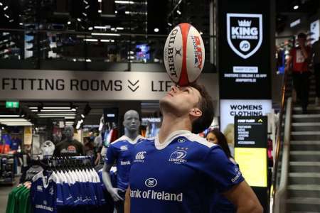 Our Rugby Freestyler performing for at a Sports store opening in the UK. We have a wide range of Rugby entertainment and performers available for hire in the UK and Internationally.