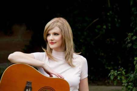 Book our Taylor Swift Lookalike for your event. Our Taylor Swift Lookalike is available for hire in London and around the UK.