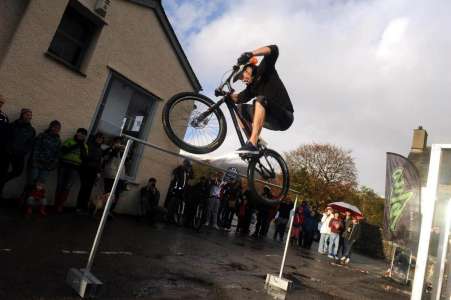 Book out bicycle stunt team for your family fun day in London & the UK.