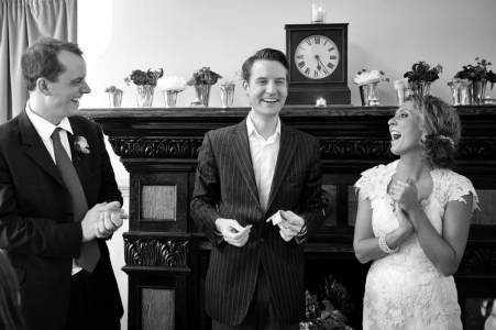 Magician for hire in the UK for private events.
