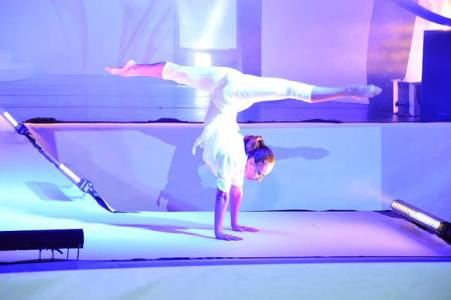 Italy-based acrobatic contortion show for hire for corporate events.