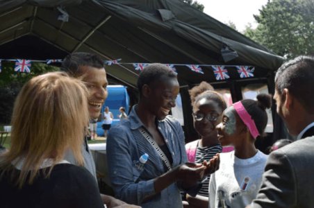 Close-up magician and illusionist available to hire for events in the UK.