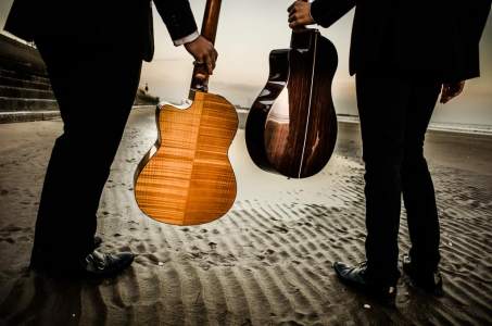 Duo guitarists for for hire for corporate events and parties in the UK.