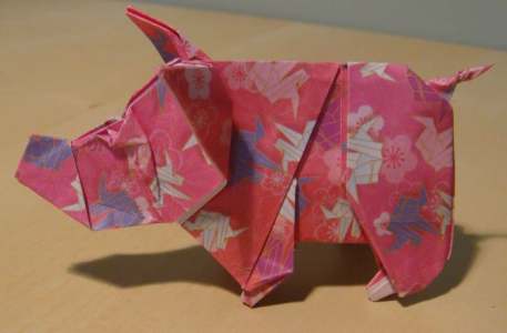 Origami Artist Peter for hire. Book our Origami Artist for Japanese events in London & the UK.