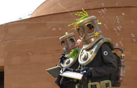 Deep Sea Diver Stilt Walkers for hire. Book our nautical-themed walkabout entertainment for family fun days in London & the UK.