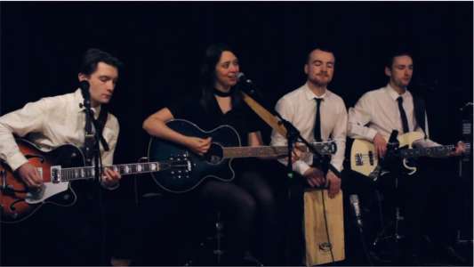 Acoustic band for hire. Book The Brooklyns for private parties in the UK & London.