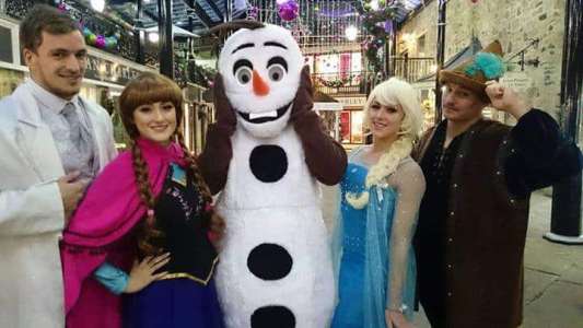 frozenwalkaboutcharacters-merseyside3 (1)