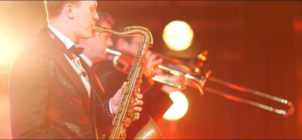 Show Band 1