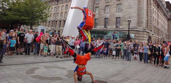 Bouncy Basketball Acrobats for hire. Book our bouncy stilt walkers for shopping centre events in London & the UK.