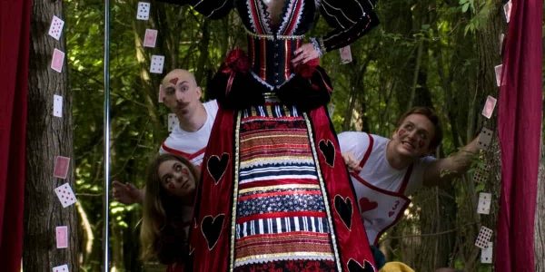 Alice-In-Wonderland-Red-Queen-Stilt-Walker
