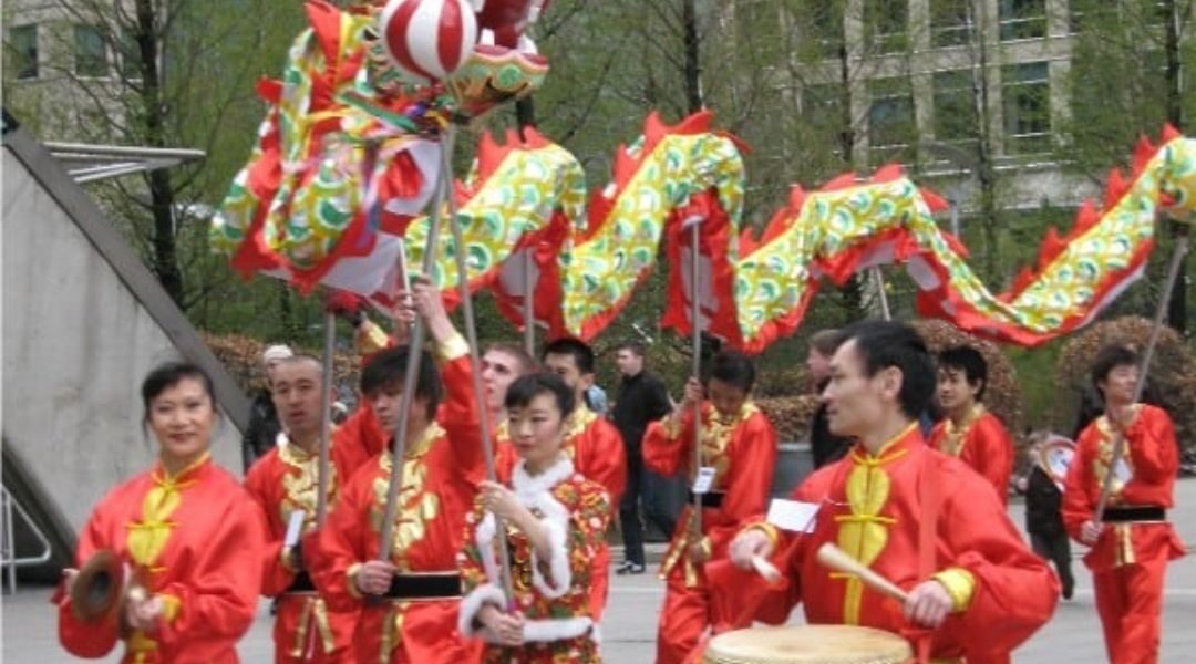 Chinese-New-Year-Dragon-Entertainers