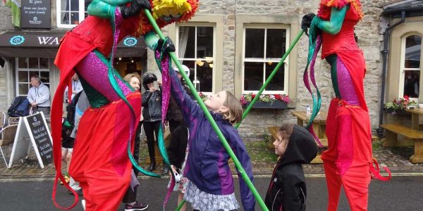 Dragon-Stilt-Walkers