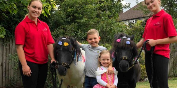 Event-pony-rides-young-children