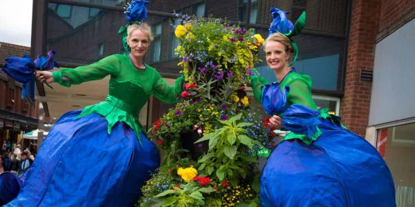 Flower-Stilt-Walker-Duo