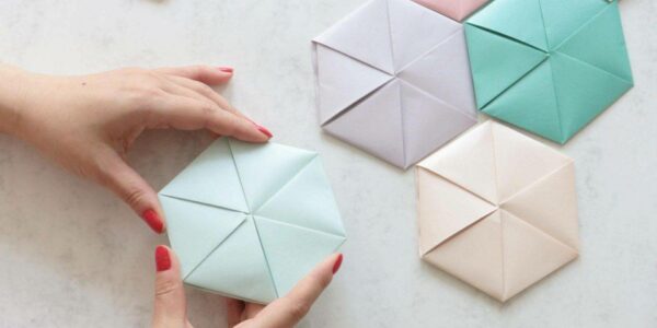 Hire-Origami-Artist-For-Corporate-Events