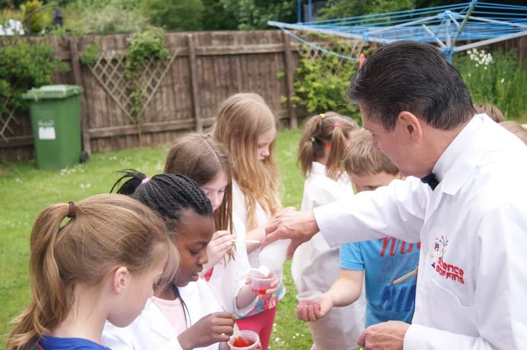 Children's science party entertainment for hire in London, Hertfordshire and the UK.