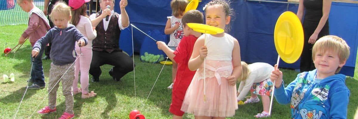 Magic Show for hire. Book our Travelling Magician for children's parties in London & the UK. Magic Show for hire. Book our Travelling Magician for children's parties in London & the UK.