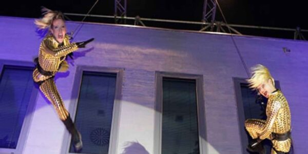 Acrobatic-Circus-Performers-For-Hire